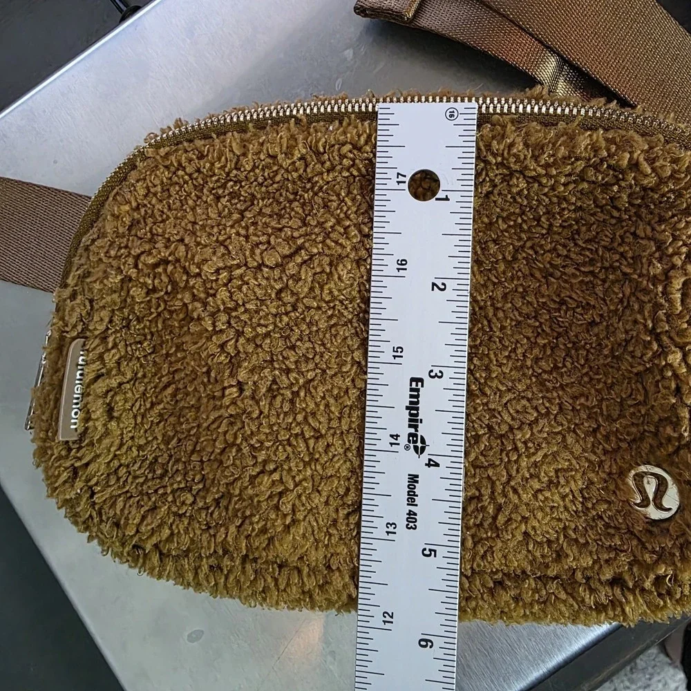 Lululemon Fleece Everywhere Belt Bag Burnt Caramel Brown Purse Travel Gym‎ Yoga